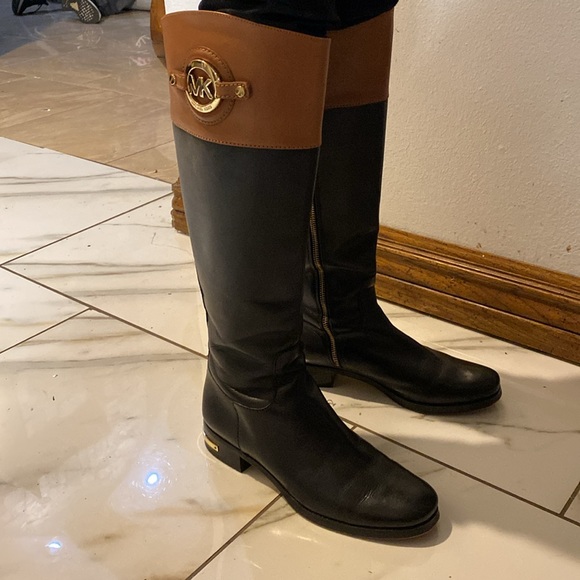 Micheal Kors Boots - Picture 15 of 15